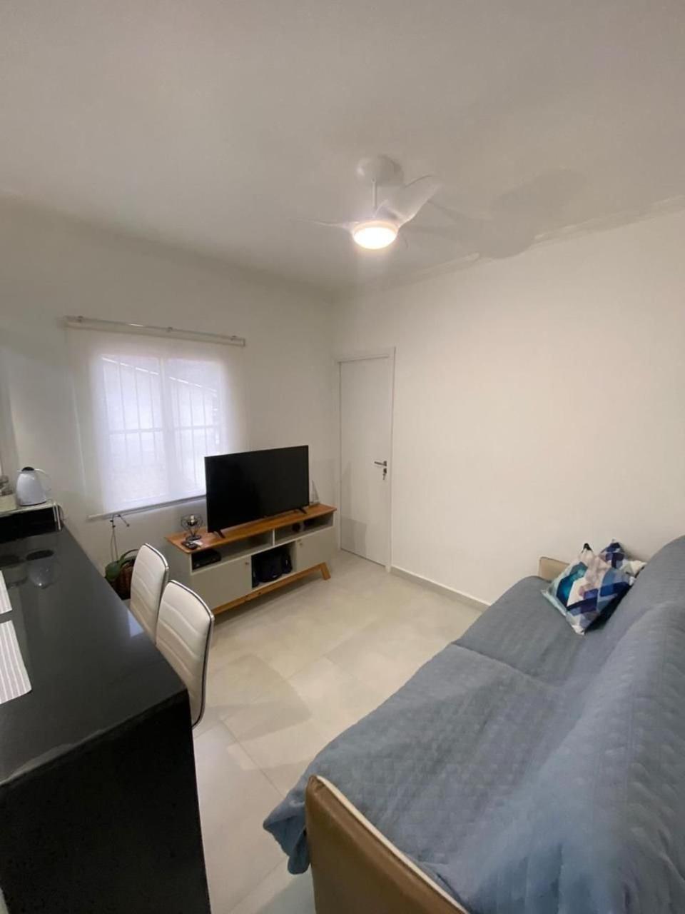 Canto Forte- Suite C/Varanda - Ate 5 Hospedes- Garagem - Wi Fi E 200 Metros Da Praia, 50 Metros Da Av Gastronomica Da Pg Praia Grande (Santos)
