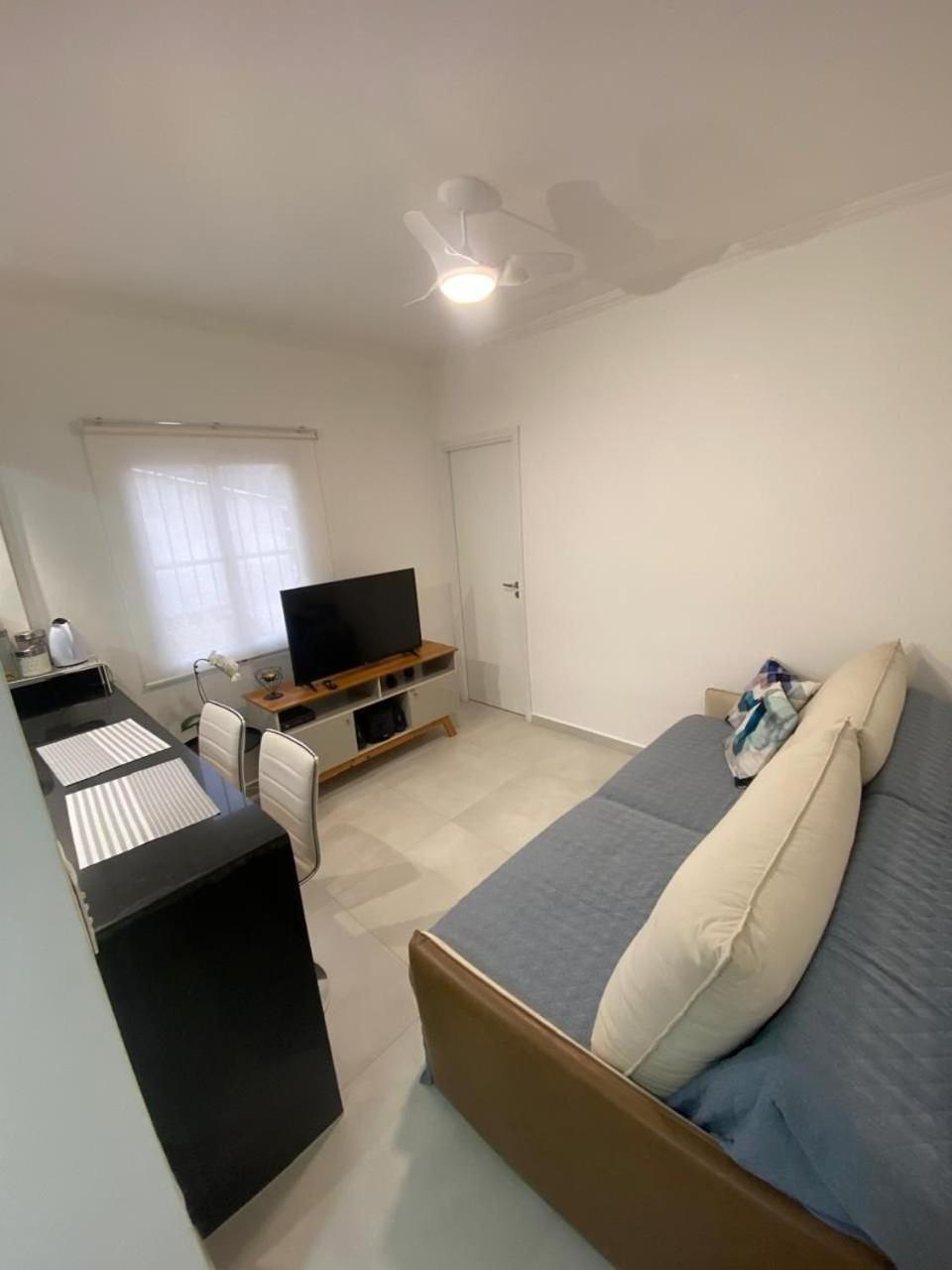Canto Forte- Suite C/Varanda - Ate 5 Hospedes- Garagem - Wi Fi E 200 Metros Da Praia, 50 Metros Da Av Gastronomica Da Pg Praia Grande (Santos)