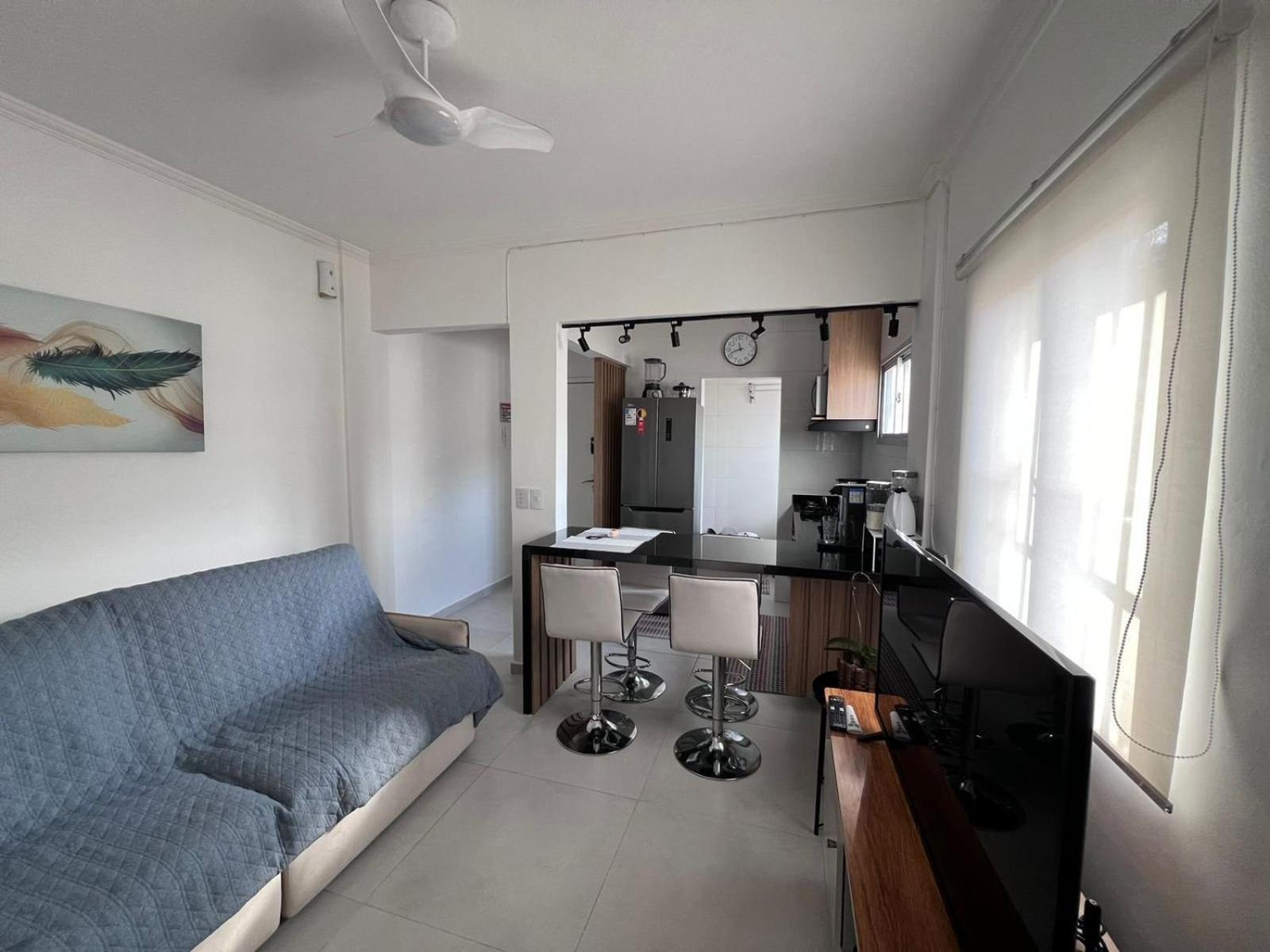 Apartment Canto Forte- Suite C/Varanda - Ate 5 Hospedes- Garagem - Wi Fi E 200 Metros Da Praia, 50 Metros Da Av Gastronomica Da Pg Praia Grande (Santos)