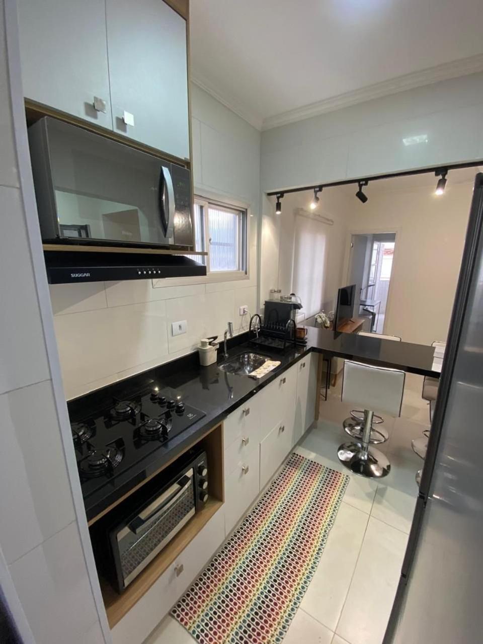 Canto Forte- Suite C/Varanda - Ate 5 Hospedes- Garagem - Wi Fi E 200 Metros Da Praia, 50 Metros Da Av Gastronomica Da Pg Apartment