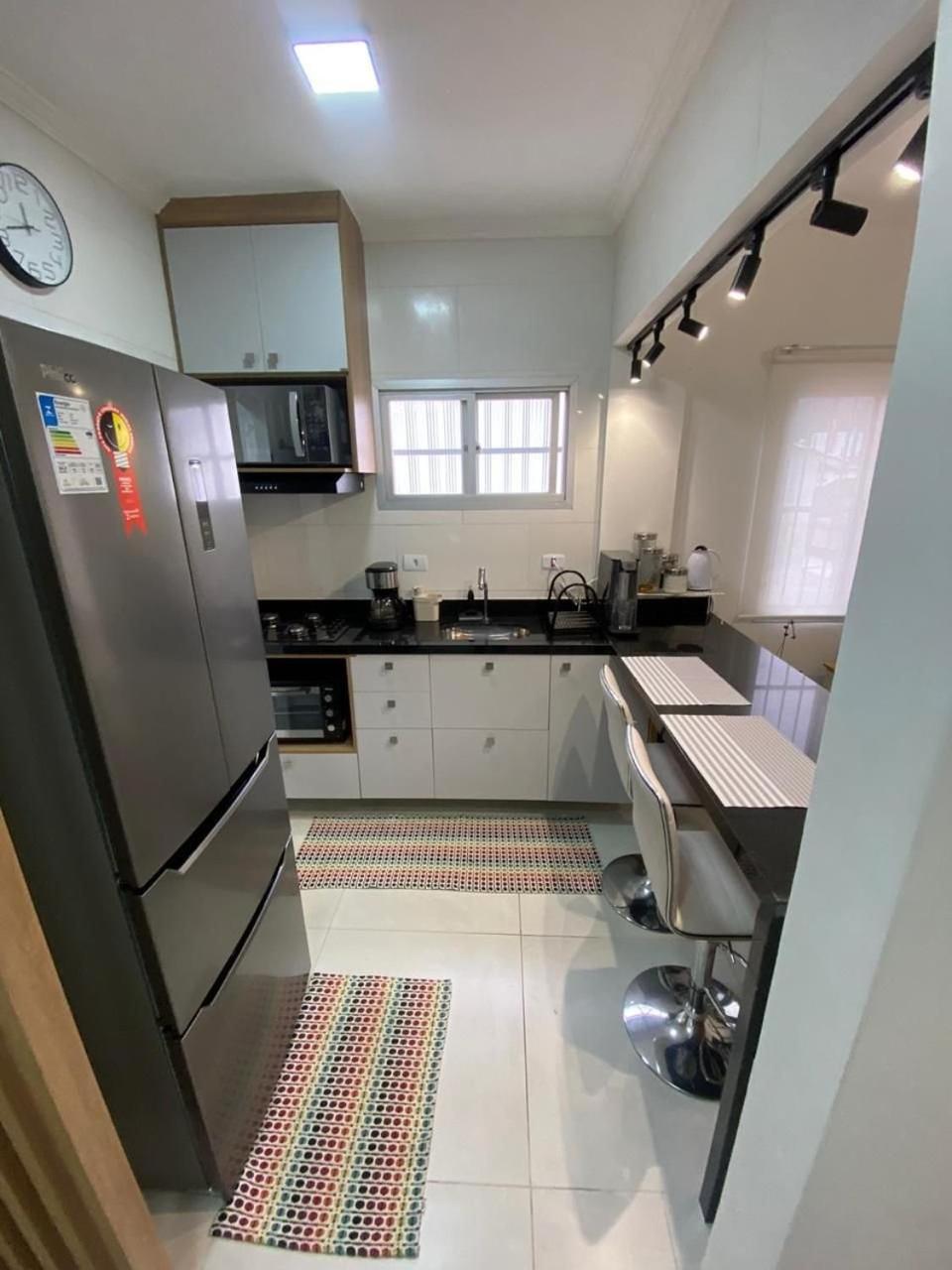 Canto Forte- Suite C/Varanda - Ate 5 Hospedes- Garagem - Wi Fi E 200 Metros Da Praia, 50 Metros Da Av Gastronomica Da Pg Apartment
