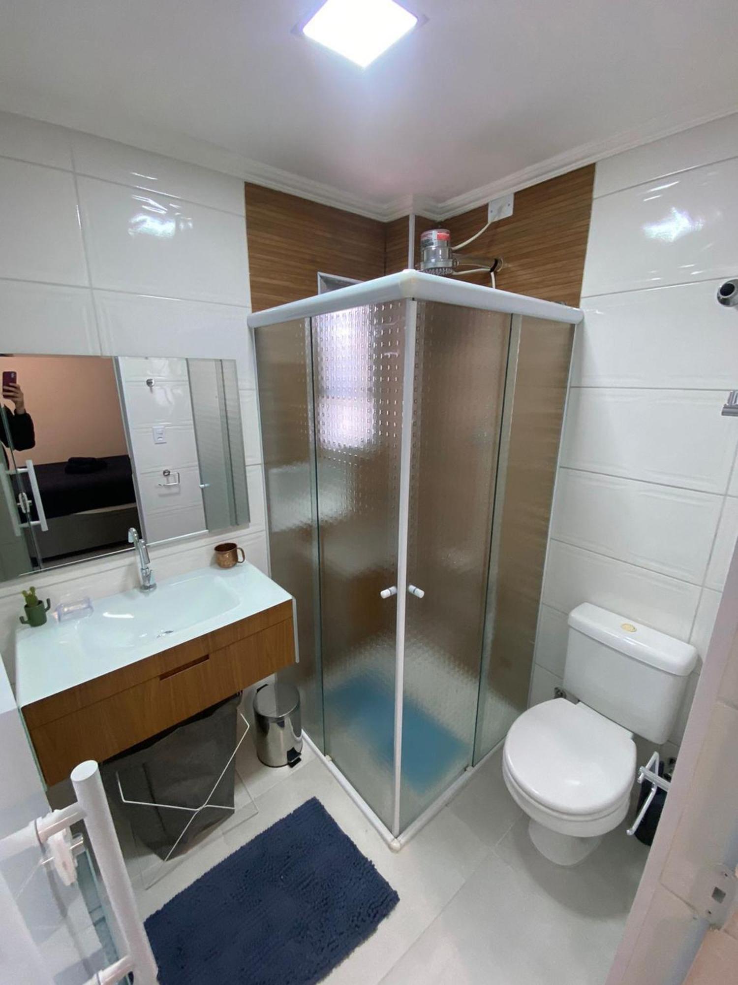 Canto Forte- Suite C/Varanda - Ate 5 Hospedes- Garagem - Wi Fi E 200 Metros Da Praia, 50 Metros Da Av Gastronomica Da Pg Praia Grande (Santos)
