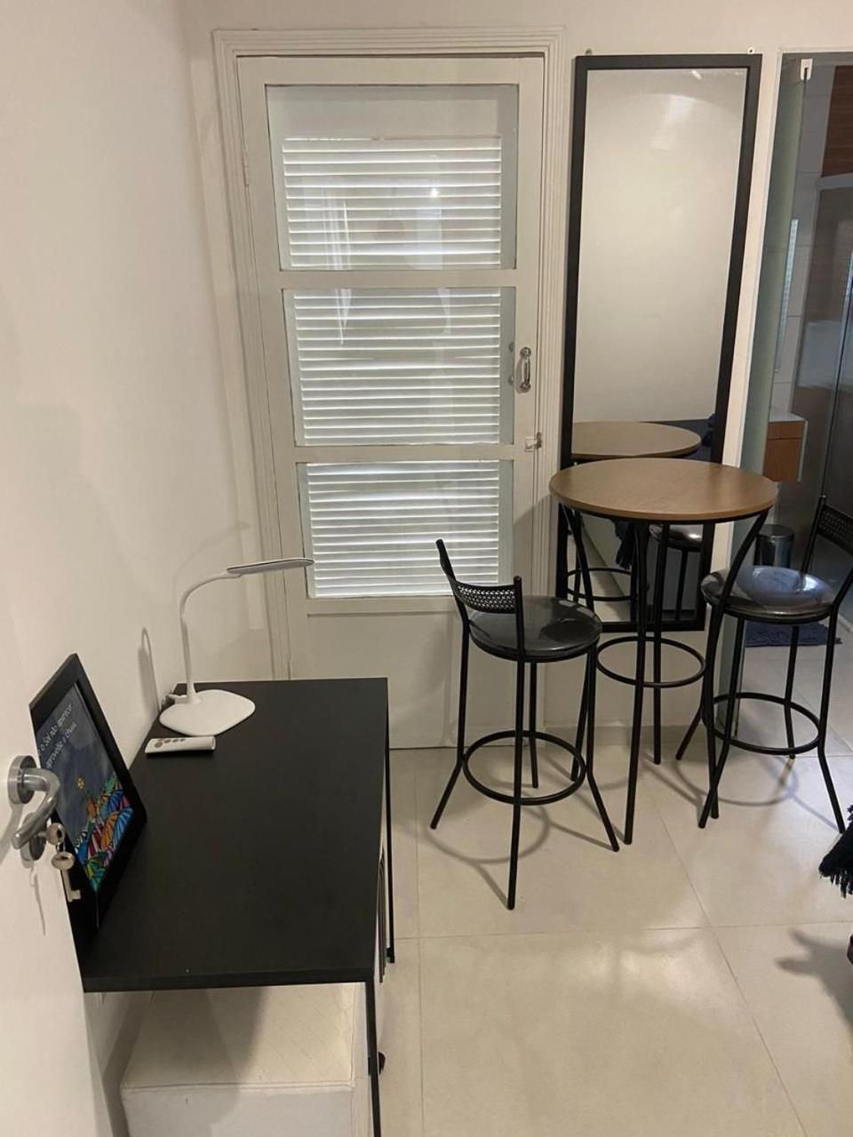 Apartment Canto Forte- Suite C/Varanda - Ate 5 Hospedes- Garagem - Wi Fi E 200 Metros Da Praia, 50 Metros Da Av Gastronomica Da Pg