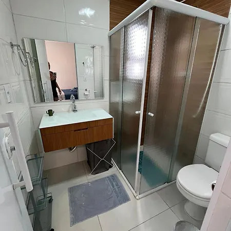 Canto Forte- Suite C/Varanda - Ate 5 Hospedes- Garagem - Wi Fi E 200 Metros Da Praia, 50 Metros Da Av Gastronomica Da Pg Praia Grande  Exterior photo