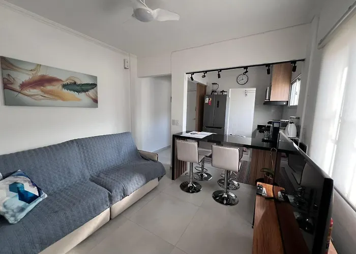 Canto Forte- Suite C/Varanda - Ate 5 Hospedes- Garagem - Wi Fi E 200 Metros Da Praia, 50 Metros Da Av Gastronomica Da Pg