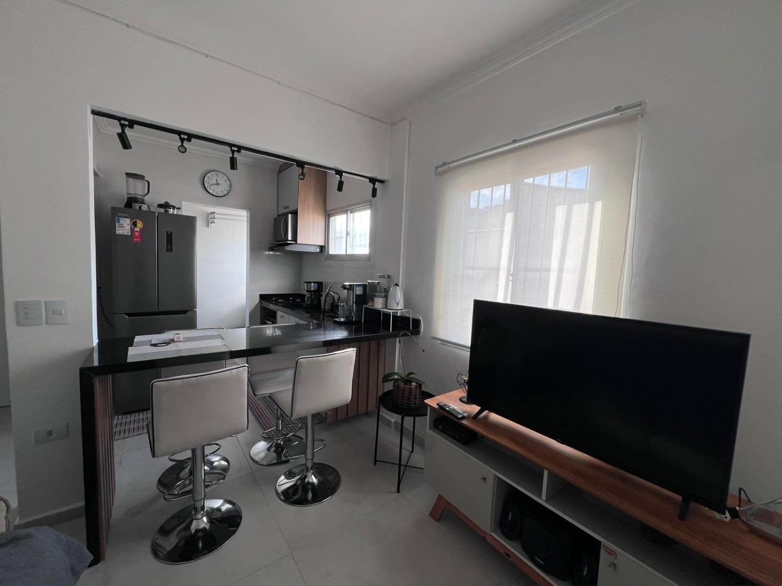 Canto Forte- Suite C/Varanda - Ate 5 Hospedes- Garagem - Wi Fi E 200 Metros Da Praia, 50 Metros Da Av Gastronomica Da Pg * Praia Grande (Santos)