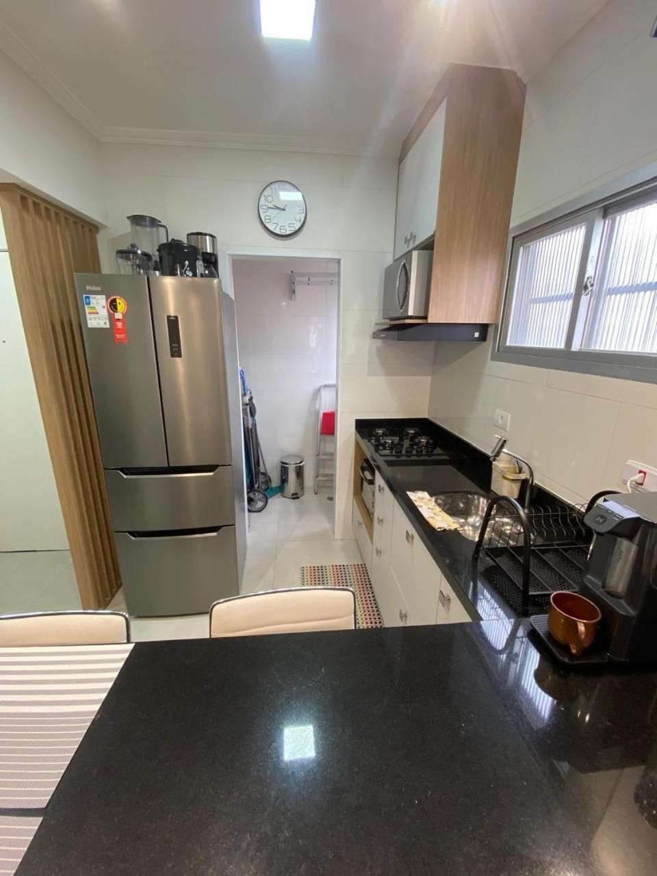 Apartamento Canto Forte- Suite C/Varanda - Ate 5 Hospedes- Garagem - Wi Fi E 200 Metros Da Praia, 50 Metros Da Av Gastronomica Da Pg Praia Grande (Santos)