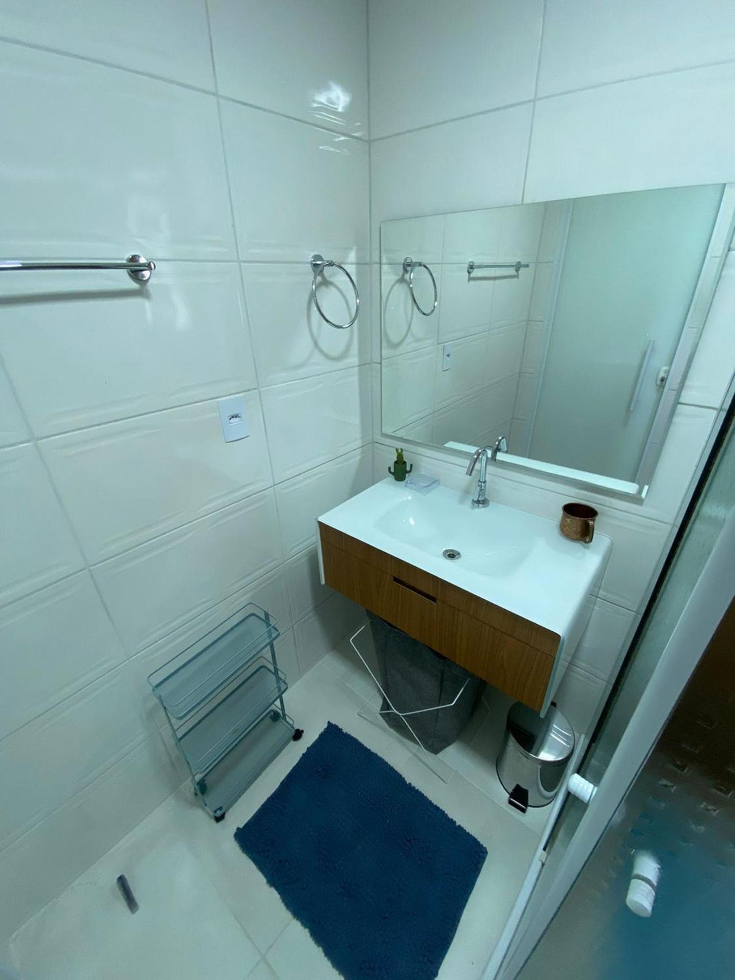 Canto Forte- Suite C/Varanda - Ate 5 Hospedes- Garagem - Wi Fi E 200 Metros Da Praia, 50 Metros Da Av Gastronomica Da Pg * Praia Grande (Santos)