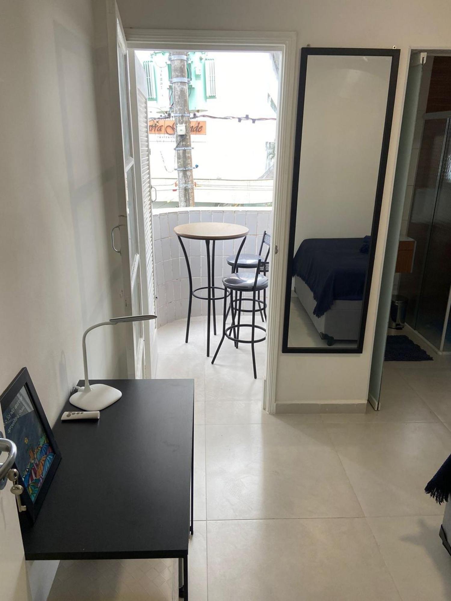 Apartamento Canto Forte- Suite C/Varanda - Ate 5 Hospedes- Garagem - Wi Fi E 200 Metros Da Praia, 50 Metros Da Av Gastronomica Da Pg *