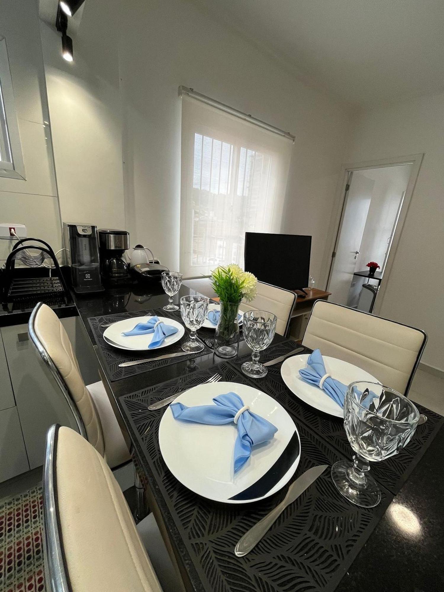 Canto Forte- C/varanda - Ate 5 Hospedes- Garagem - Wi Fi E 200 Metros Da Praia, 50 Metros Da Av Gastronomica Da Pg Apartment