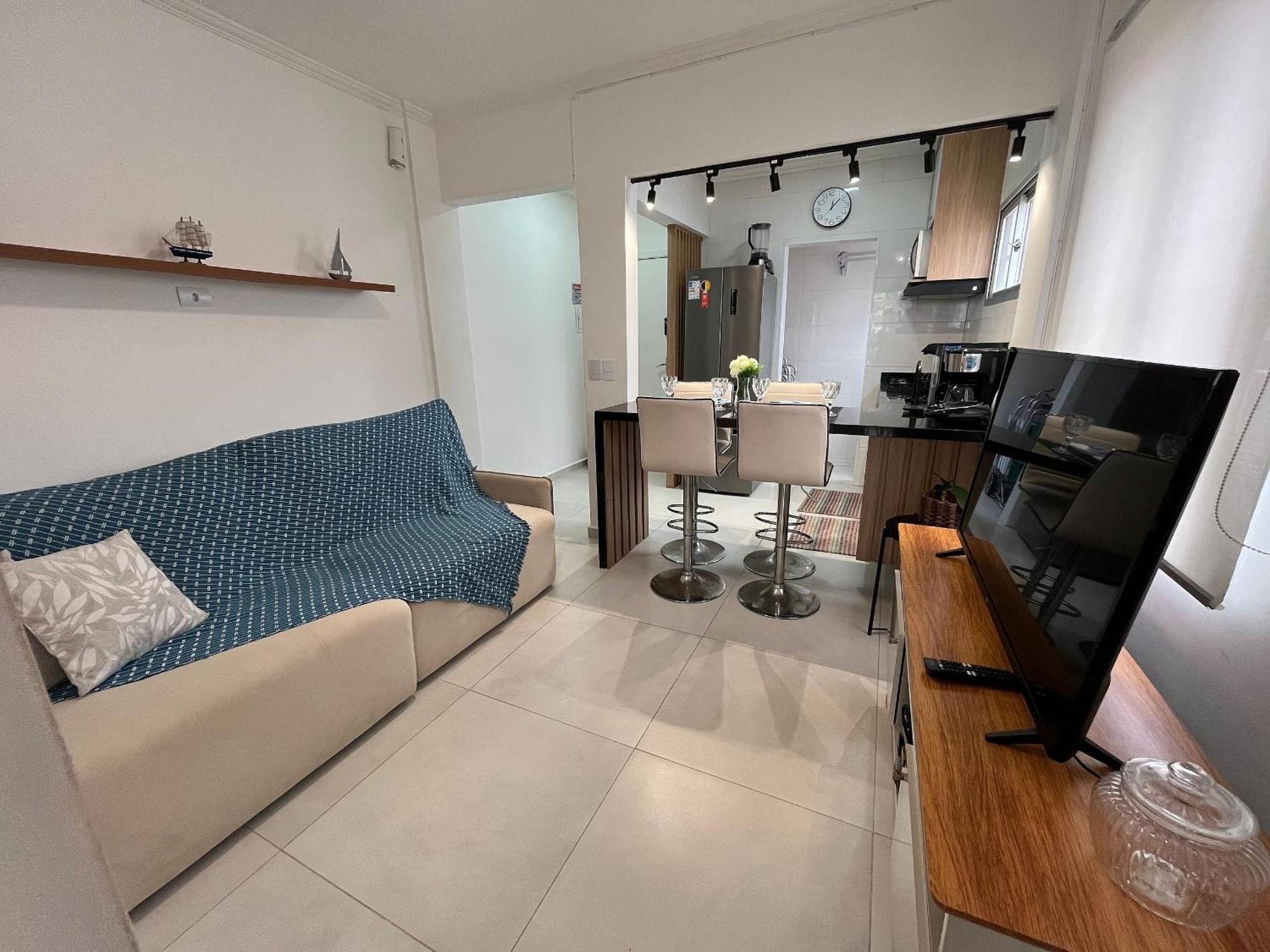 Apartment Canto Forte- C/varanda - Ate 5 Hospedes- Garagem - Wi Fi E 200 Metros Da Praia, 50 Metros Da Av Gastronomica Da Pg *