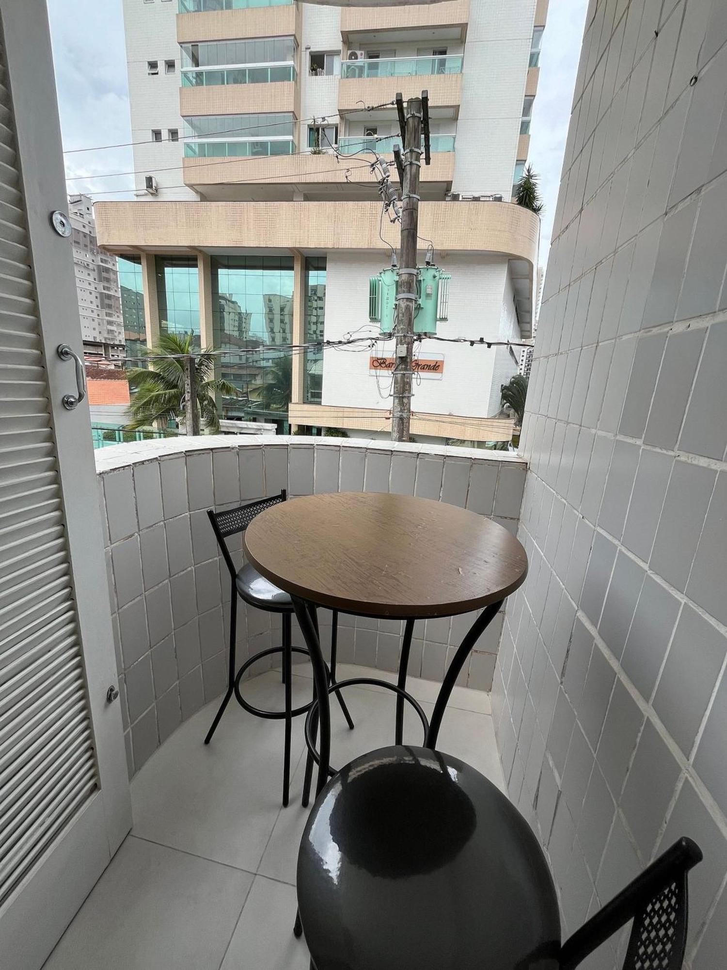 Canto Forte- C/varanda - Ate 5 Hospedes- Garagem - Wi Fi E 200 Metros Da Praia, 50 Metros Da Av Gastronomica Da Pg * Praia Grande (Santos)