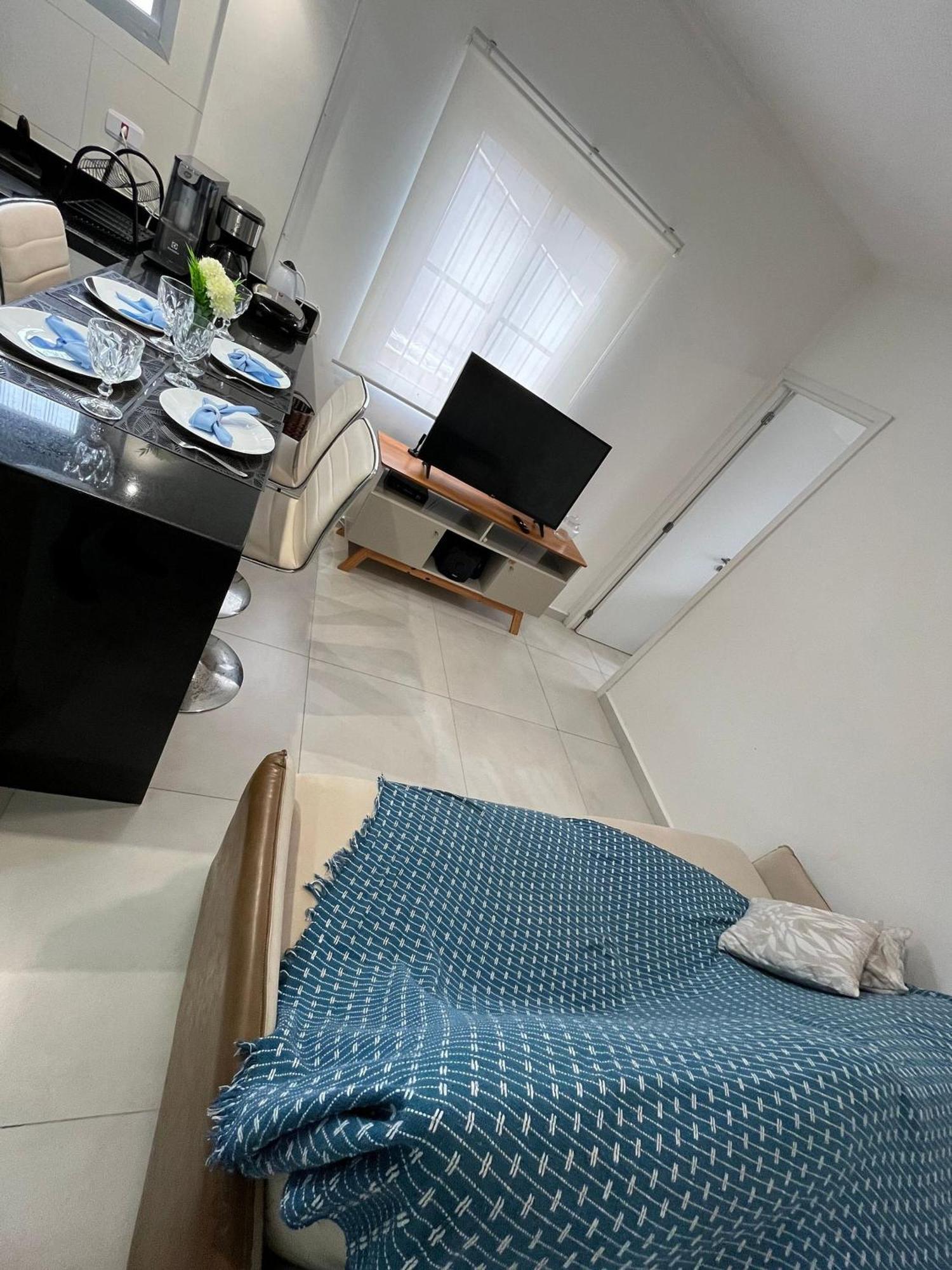 Canto Forte- C/varanda - Ate 5 Hospedes- Garagem - Wi Fi E 200 Metros Da Praia, 50 Metros Da Av Gastronomica Da Pg *