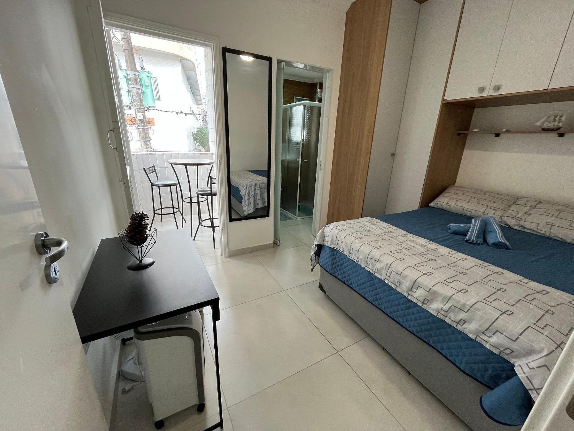 Apartment Canto Forte- C/varanda - Ate 5 Hospedes- Garagem - Wi Fi E 200 Metros Da Praia, 50 Metros Da Av Gastronomica Da Pg *