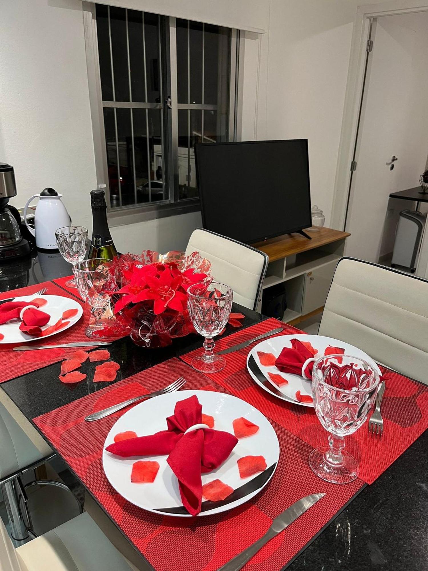 Canto Forte- C/varanda - Ate 5 Hospedes- Garagem - Wi Fi E 200 Metros Da Praia, 50 Metros Da Av Gastronomica Da Pg Apartment *